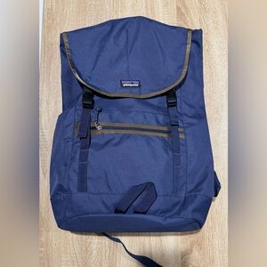 Patagonia Arbor Classic 25L Backpack in navy